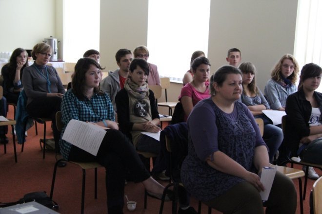 Kilkadziesiąt osób wzięło udział w seminarium Wolontariat w Ostrołęce [22.VI.2012] - zdjęcie #5 - eOstroleka.pl