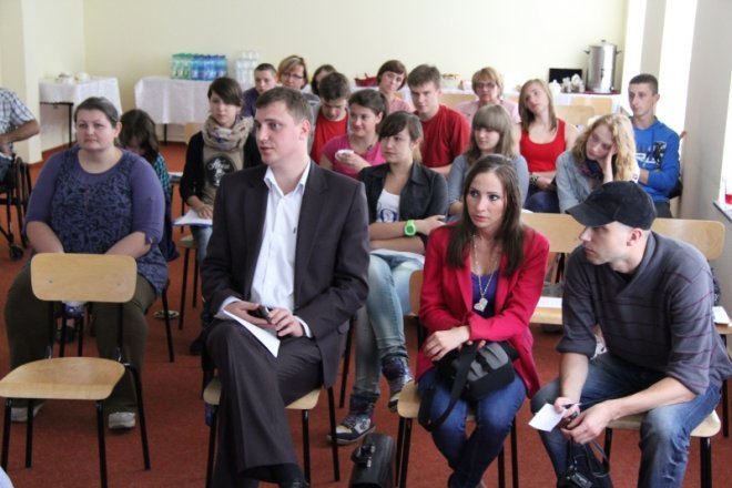 Kilkadziesiąt osób wzięło udział w seminarium Wolontariat w Ostrołęce [22.VI.2012] - zdjęcie #7 - eOstroleka.pl