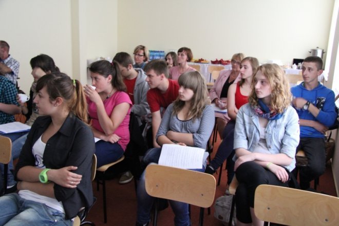 Kilkadziesiąt osób wzięło udział w seminarium Wolontariat w Ostrołęce [22.VI.2012] - zdjęcie #8 - eOstroleka.pl