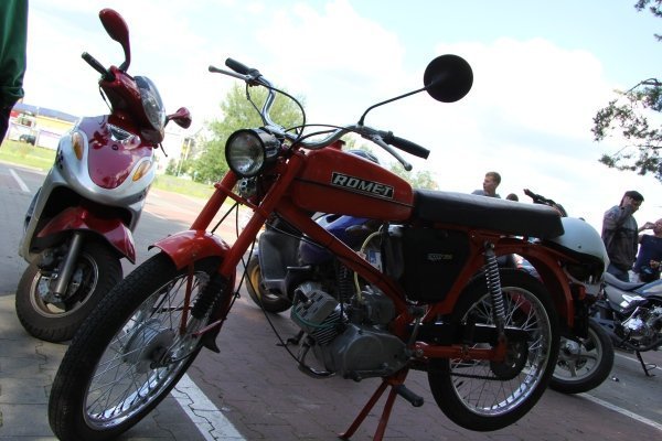 Fani motoroweów spotkali sie w Ostrołęce [24.VI.2012] - zdjęcie #2 - eOstroleka.pl