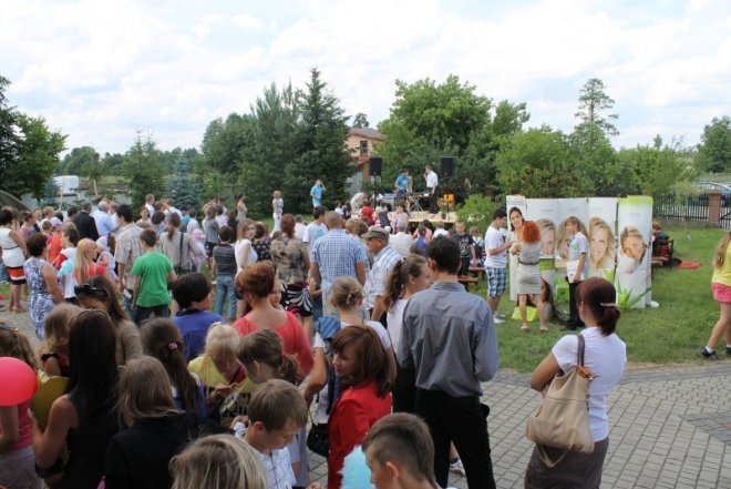 Festyn parafialny w Łęgu Przedmiejskim [24.06.2012] - zdjęcie #10 - eOstroleka.pl