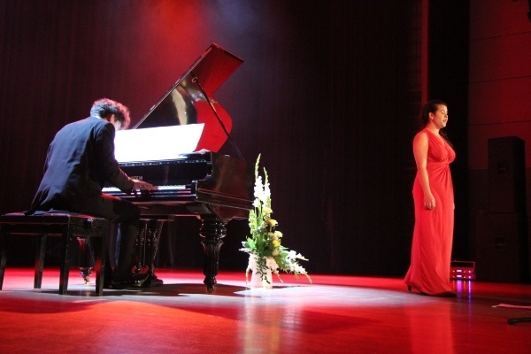 Jakub Milewski przedstawia: Najpiękniejsze głosy Uniwersytetu Muzycznego Fryderyka Chopina w zaczarowanym świecie oper i operetek w OCK [25.VI.2012] - zdjęcie #2 - eOstroleka.pl