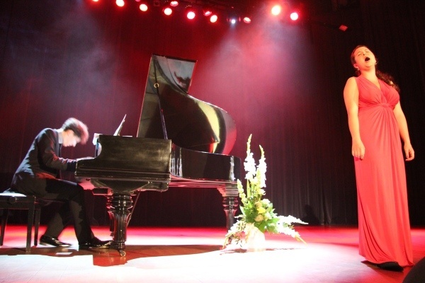 Jakub Milewski przedstawia: Najpiękniejsze głosy Uniwersytetu Muzycznego Fryderyka Chopina w zaczarowanym świecie oper i operetek w OCK [25.VI.2012] - zdjęcie #4 - eOstroleka.pl