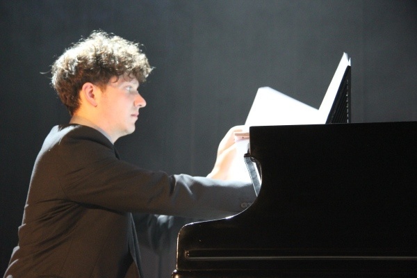 Jakub Milewski przedstawia: Najpiękniejsze głosy Uniwersytetu Muzycznego Fryderyka Chopina w zaczarowanym świecie oper i operetek w OCK [25.VI.2012] - zdjęcie #11 - eOstroleka.pl