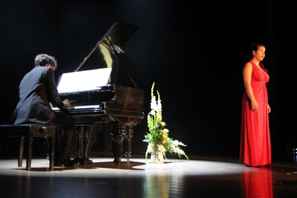 Jakub Milewski przedstawia: Najpiękniejsze głosy Uniwersytetu Muzycznego Fryderyka Chopina w zaczarowanym świecie oper i operetek w OCK [25.VI.2012] - zdjęcie #14 - eOstroleka.pl