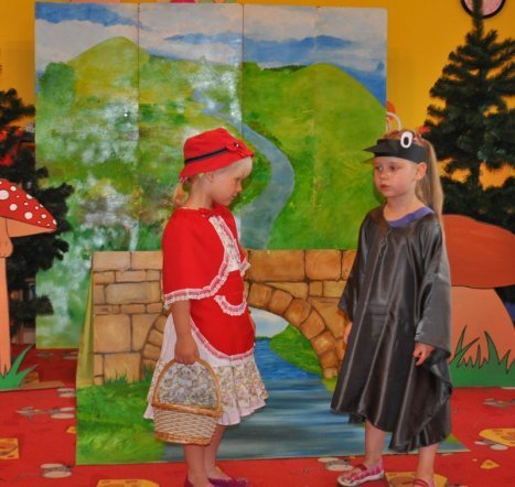 „W Zaczarowanym Lesie”: Dzień rodzinny w Punkcie Przedszkolnym Kangurek [26.VI.2012] - zdjęcie #36 - eOstroleka.pl