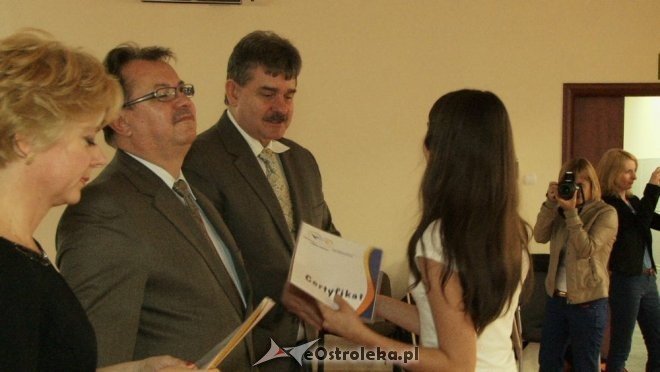 Certyfikaty Młodzieżowej Akademii Umiejętności [26.06.2012] - zdjęcie #19 - eOstroleka.pl