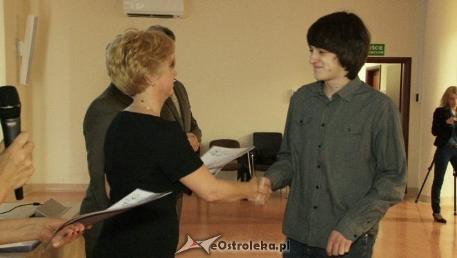 Certyfikaty Młodzieżowej Akademii Umiejętności [26.06.2012] - zdjęcie #18 - eOstroleka.pl