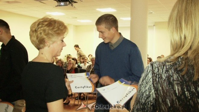 Certyfikaty Młodzieżowej Akademii Umiejętności [26.06.2012] - zdjęcie #13 - eOstroleka.pl