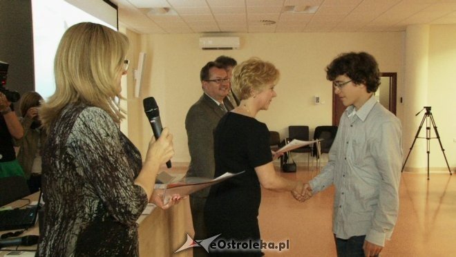 Certyfikaty Młodzieżowej Akademii Umiejętności [26.06.2012] - zdjęcie #10 - eOstroleka.pl