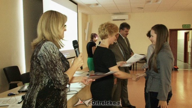 Certyfikaty Młodzieżowej Akademii Umiejętności [26.06.2012] - zdjęcie #36 - eOstroleka.pl