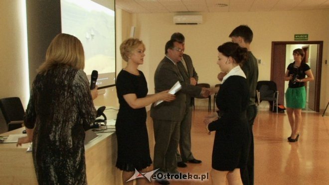 Certyfikaty Młodzieżowej Akademii Umiejętności [26.06.2012] - zdjęcie #5 - eOstroleka.pl