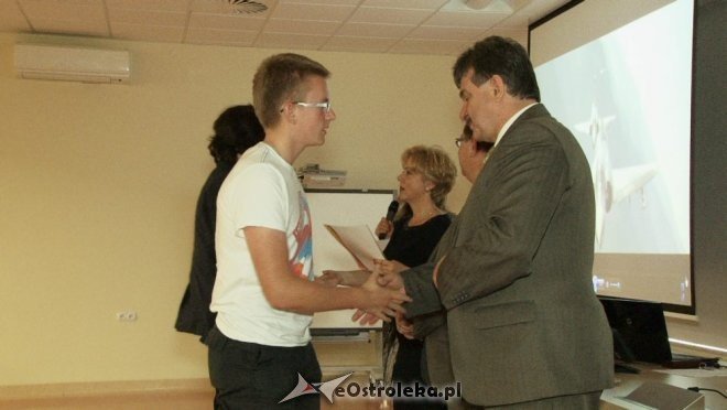 Certyfikaty Młodzieżowej Akademii Umiejętności [26.06.2012] - zdjęcie #4 - eOstroleka.pl