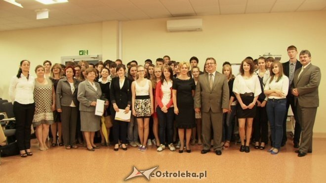 Certyfikaty Młodzieżowej Akademii Umiejętności [26.06.2012] - zdjęcie #1 - eOstroleka.pl