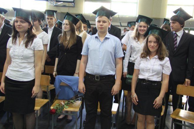 Trzecioklaliści opuścili Gimnazjum nr 5 [29.VI.2012] - zdjęcie #25 - eOstroleka.pl