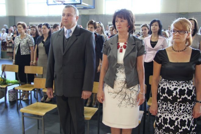 Trzecioklaliści opuścili Gimnazjum nr 5 [29.VI.2012] - zdjęcie #16 - eOstroleka.pl