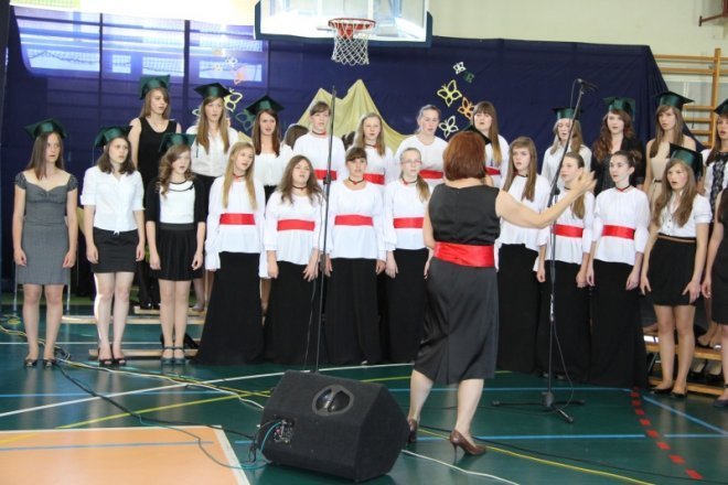 Trzecioklaliści opuścili Gimnazjum nr 5 [29.VI.2012] - zdjęcie #14 - eOstroleka.pl