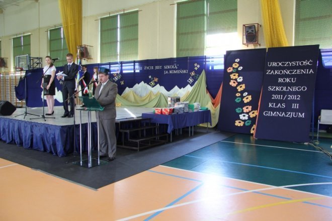 Trzecioklaliści opuścili Gimnazjum nr 5 [29.VI.2012] - zdjęcie #8 - eOstroleka.pl