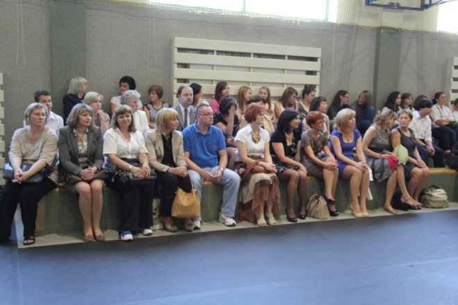 Trzecioklaliści opuścili Gimnazjum nr 5 [29.VI.2012] - zdjęcie #2 - eOstroleka.pl