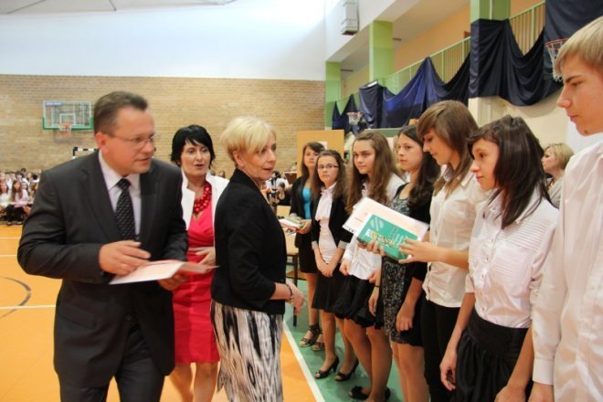 Zakończenie roku szkolnego w ostrołęckich szkołach [29 VI 2012] - zdjęcie #69 - eOstroleka.pl