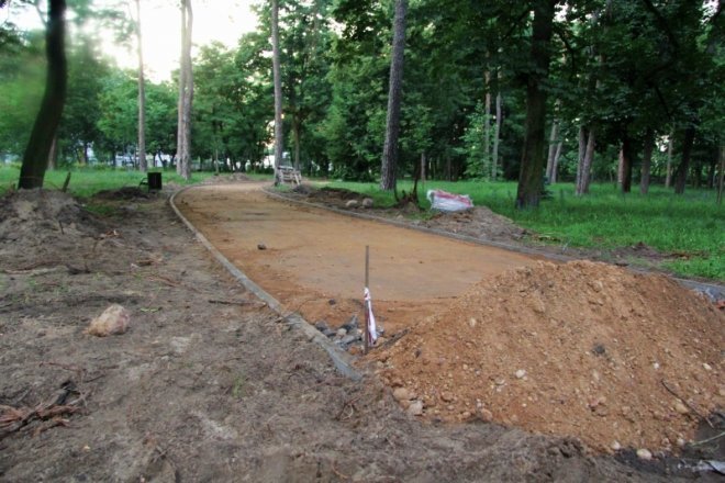 Trwa przebudowa parku miejskiego [4 VII 2012] - zdjęcie #18 - eOstroleka.pl