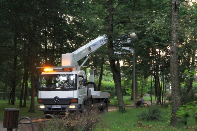 Trwa przebudowa parku miejskiego [4 VII 2012] - zdjęcie #6 - eOstroleka.pl