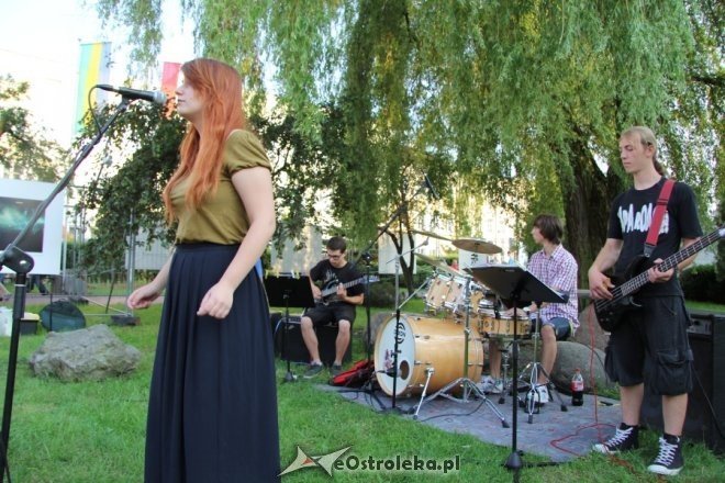 Art czwartek - recital Izabeli Perczyńskiej [5 VII 2012] - zdjęcie #8 - eOstroleka.pl