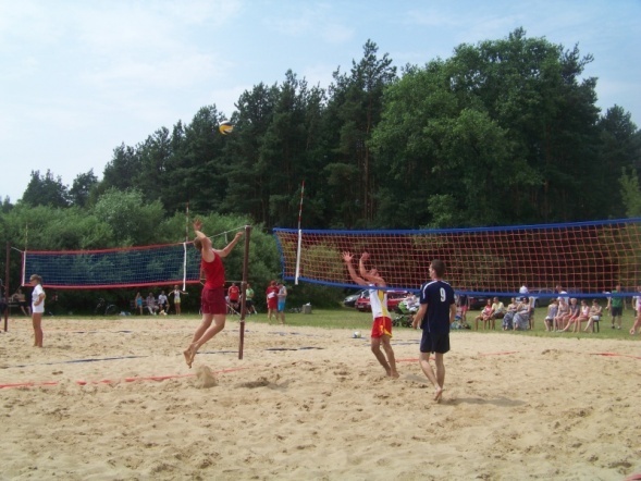 Siatkarze i siatkarki rywalizowali na plaży w Ostrołęce [7 VII 2012] - zdjęcie #3 - eOstroleka.pl