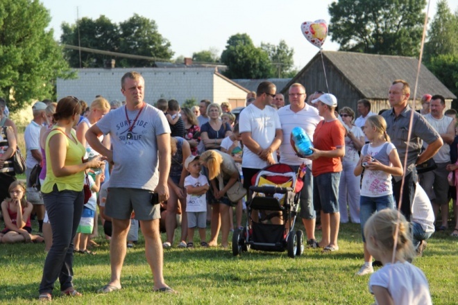 Goworowo: Zespół Akcent gwaizdą pikniku [8 VII 2012] - zdjęcie #63 - eOstroleka.pl