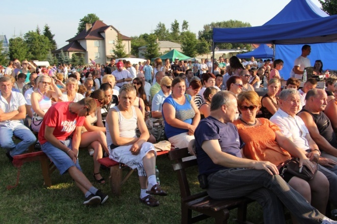 Goworowo: Zespół Akcent gwaizdą pikniku [8 VII 2012] - zdjęcie #58 - eOstroleka.pl