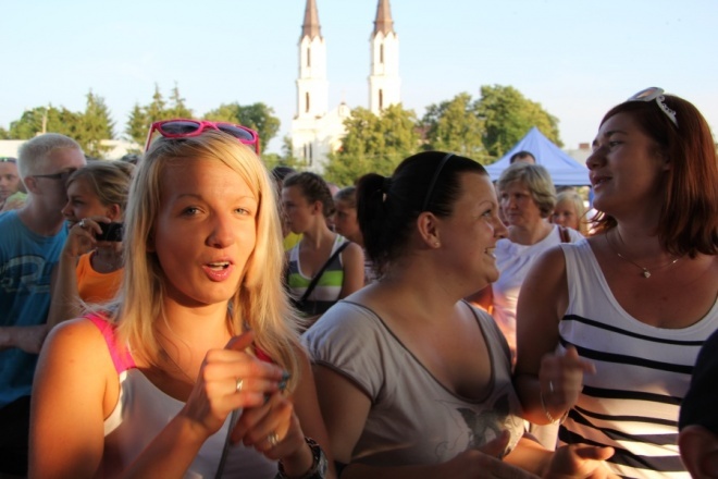 Goworowo: Zespół Akcent gwaizdą pikniku [8 VII 2012] - zdjęcie #29 - eOstroleka.pl