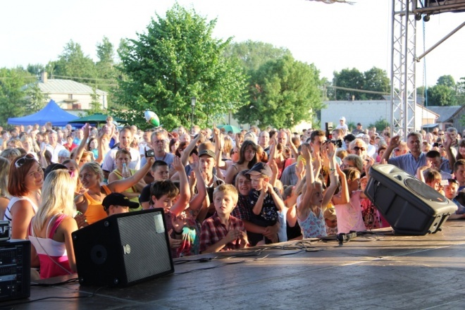 Goworowo: Zespół Akcent gwaizdą pikniku [8 VII 2012] - zdjęcie #15 - eOstroleka.pl