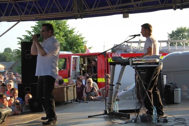 Goworowo: Zespół Akcent gwaizdą pikniku [8 VII 2012] - zdjęcie #12 - eOstroleka.pl