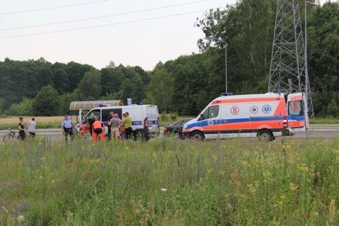 Było blisko tragedii: Karetka zabrała leżącego mężczyznę [10 VII 2012] - zdjęcie #13 - eOstroleka.pl