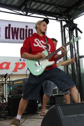 Koncert zespołu PodobaMISIę w strugach deszczu [14 VII 2012] - zdjęcie #20 - eOstroleka.pl