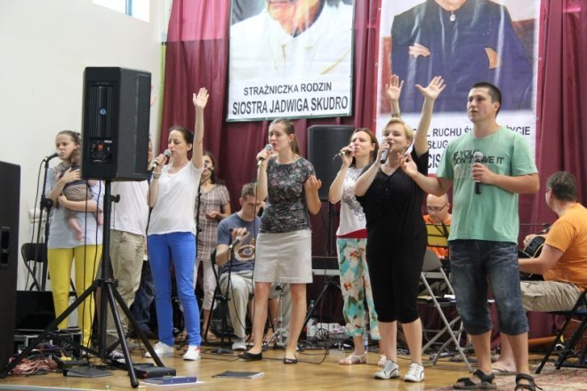 Rozpoczęły się rekolekcje Jamesa Manjackala dla małżeństw sakramentalnych [26 VII 2012] - zdjęcie #40 - eOstroleka.pl