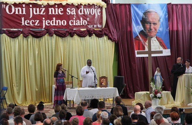Rozpoczęły się rekolekcje Jamesa Manjackala dla małżeństw sakramentalnych [26 VII 2012] - zdjęcie #40 - eOstroleka.pl