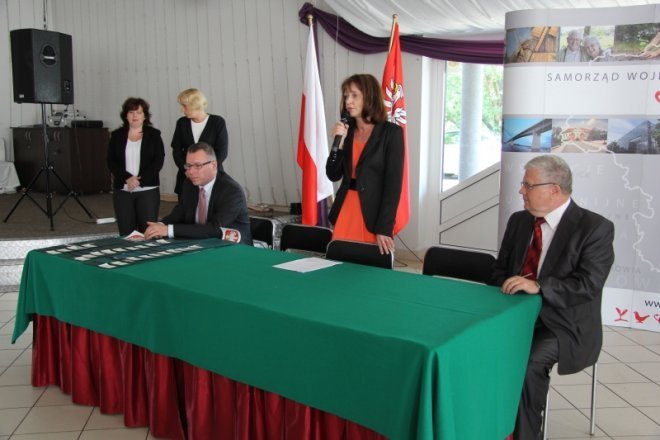 Ochotnicza Straż Pożarna z powiatu ostrołęckiego otrzyma nowy sprzęt [27 VII 2012] - zdjęcie #31 - eOstroleka.pl