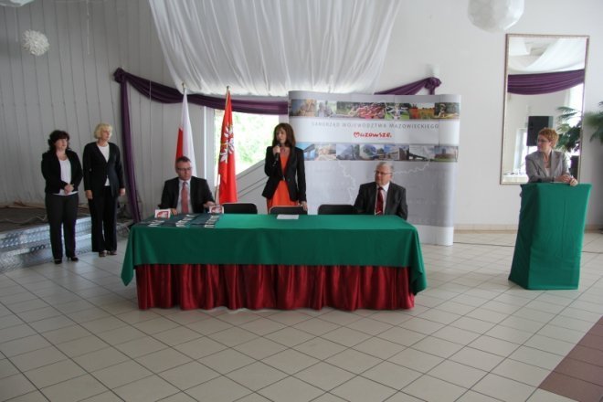 Ochotnicza Straż Pożarna z powiatu ostrołęckiego otrzyma nowy sprzęt [27 VII 2012] - zdjęcie #29 - eOstroleka.pl