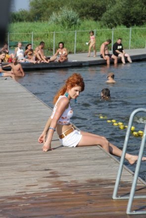 Tłumy ostrołęczan bawią się na plaży miejskiej [28 VII 2012] - zdjęcie #28 - eOstroleka.pl