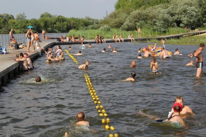Tłumy ostrołęczan bawią się na plaży miejskiej [28 VII 2012] - zdjęcie #19 - eOstroleka.pl