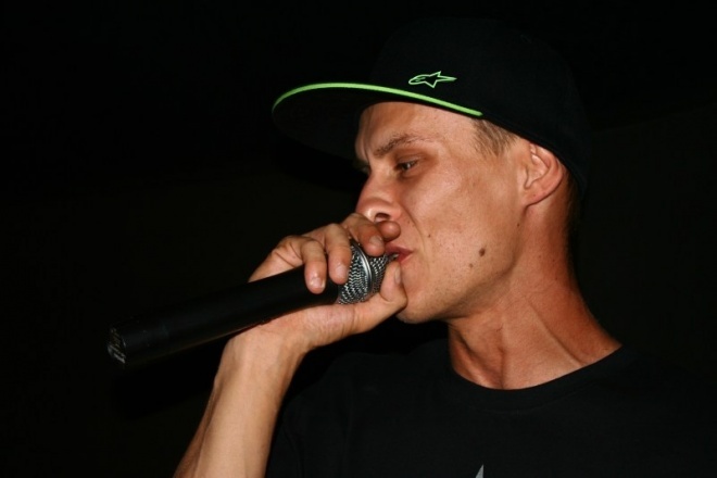 Koncera rapera Kali w ostrołęckiej Piwnicy 17 [28.VII.2012] - zdjęcie #31 - eOstroleka.pl