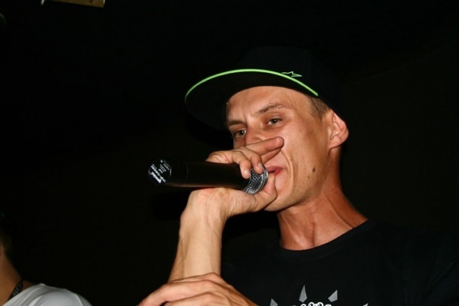Koncera rapera Kali w ostrołęckiej Piwnicy 17 [28.VII.2012] - zdjęcie #22 - eOstroleka.pl
