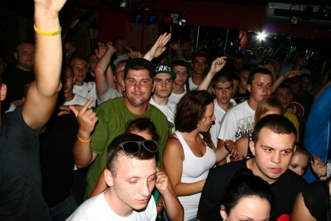Koncera rapera Kali w ostrołęckiej Piwnicy 17 [28.VII.2012] - zdjęcie #17 - eOstroleka.pl