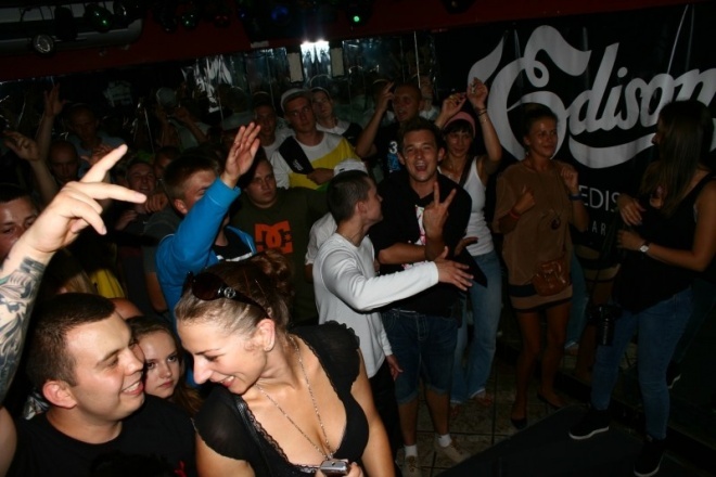 Koncera rapera Kali w ostrołęckiej Piwnicy 17 [28.VII.2012] - zdjęcie #16 - eOstroleka.pl