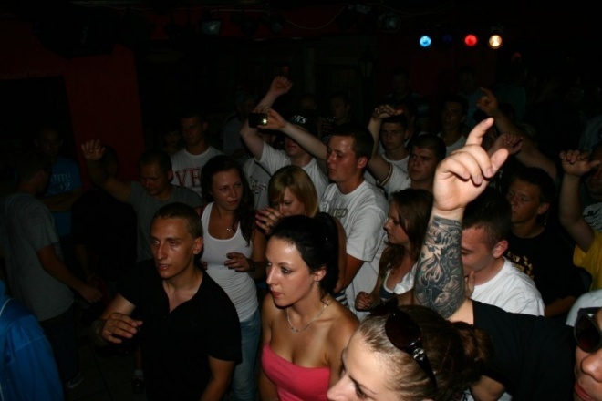 Koncera rapera Kali w ostrołęckiej Piwnicy 17 [28.VII.2012] - zdjęcie #4 - eOstroleka.pl