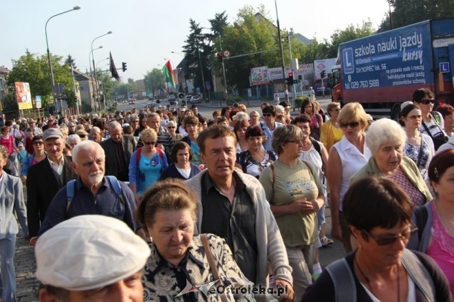 Wyruszyła XXVIII piesza pielgrzymka na Jasną Górę [1 VII 2012] - zdjęcie #36 - eOstroleka.pl