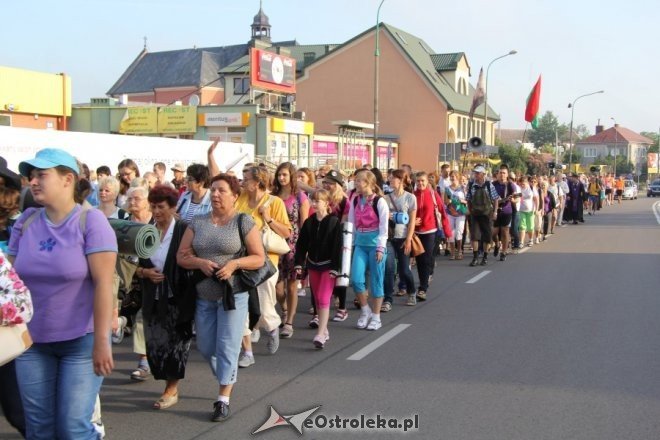 Wyruszyła XXVIII piesza pielgrzymka na Jasną Górę [1 VII 2012] - zdjęcie #23 - eOstroleka.pl