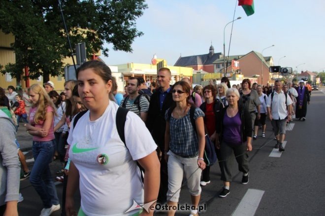 Wyruszyła XXVIII piesza pielgrzymka na Jasną Górę [1 VII 2012] - zdjęcie #13 - eOstroleka.pl