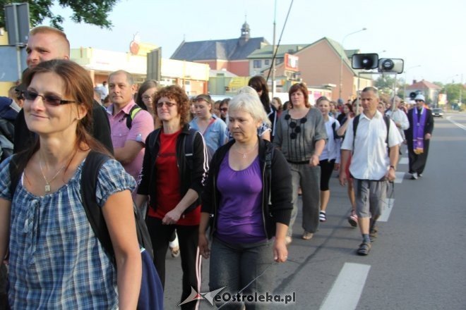 Wyruszyła XXVIII piesza pielgrzymka na Jasną Górę [1 VII 2012] - zdjęcie #11 - eOstroleka.pl